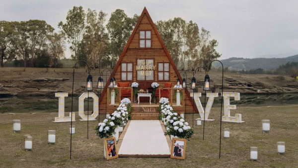 Romantik İskelede Evlilik Teklifi