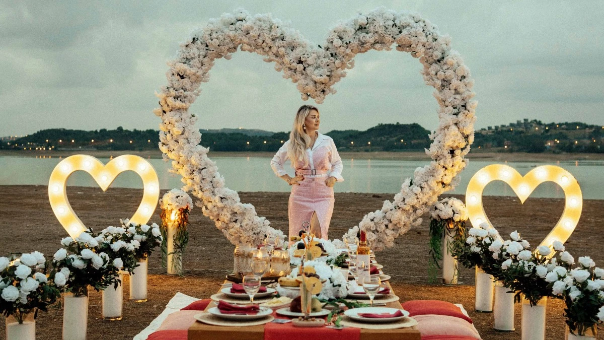 Nata Beyaz Love Evlilik Yıl Dönümü