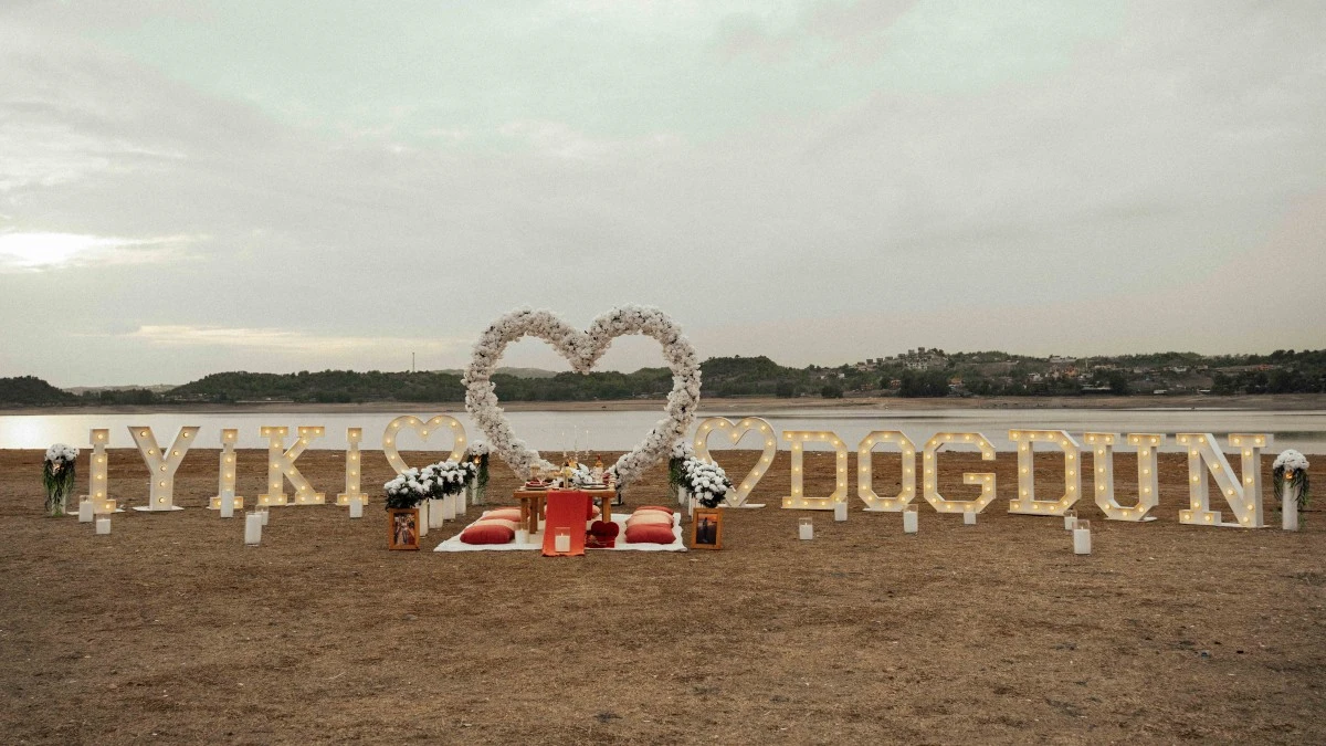 Nata Beyaz Love Evlilik Yıl Dönümü